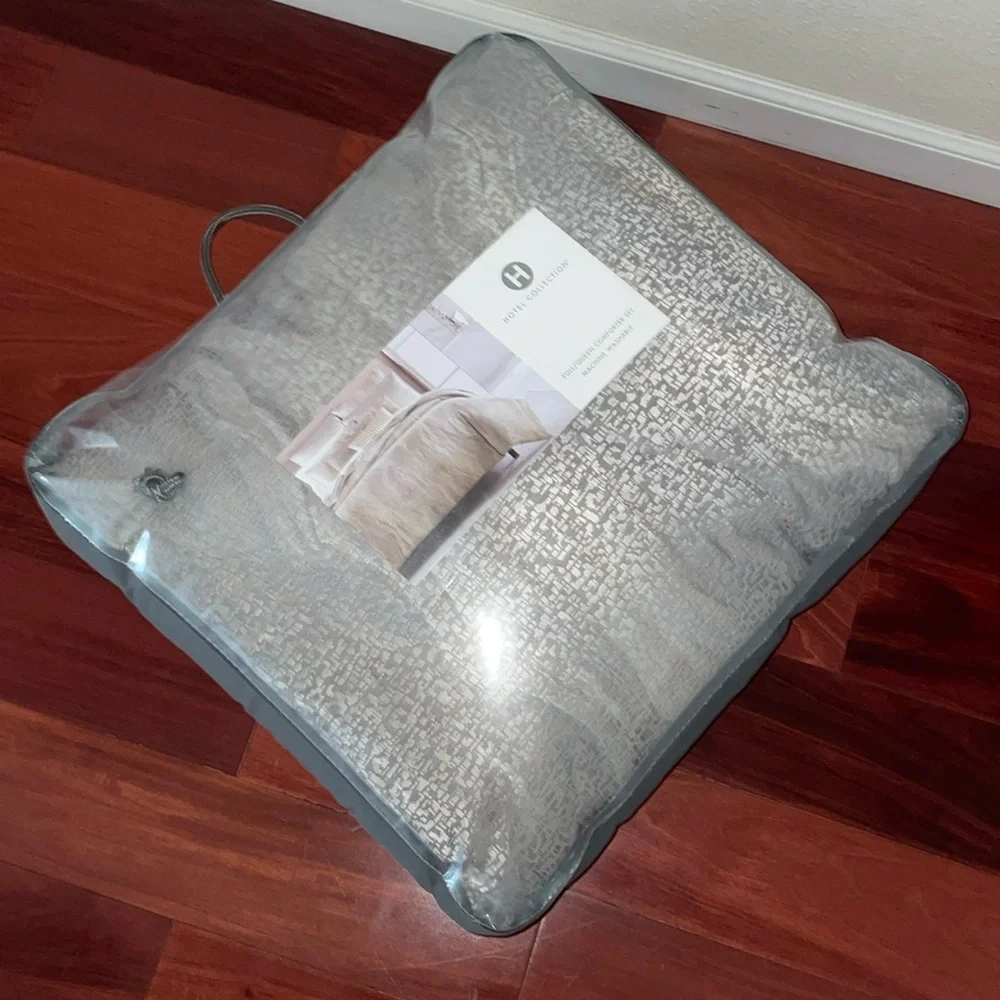 Macy HOTEL COLLECTION TERRA COMFORTER + 2 STANDARD SHAMS 3 PIECE SET